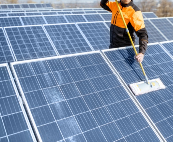 Smart solar power systems for energy efficiency